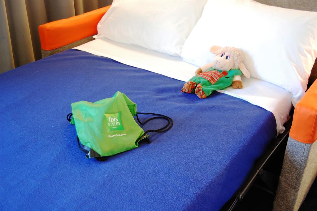 Ibis Styles Marseille Aeroport Ξενοδοχείο Βιτρόλ Εξωτερικό φωτογραφία